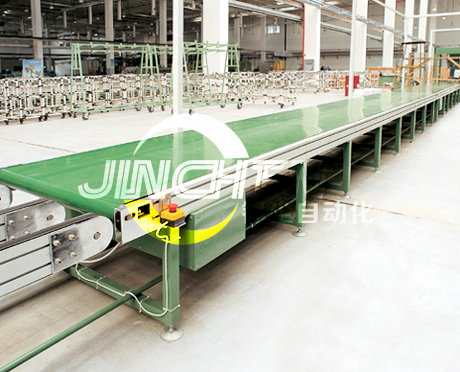 直行皮帶輸送機(jī)使用現(xiàn)場